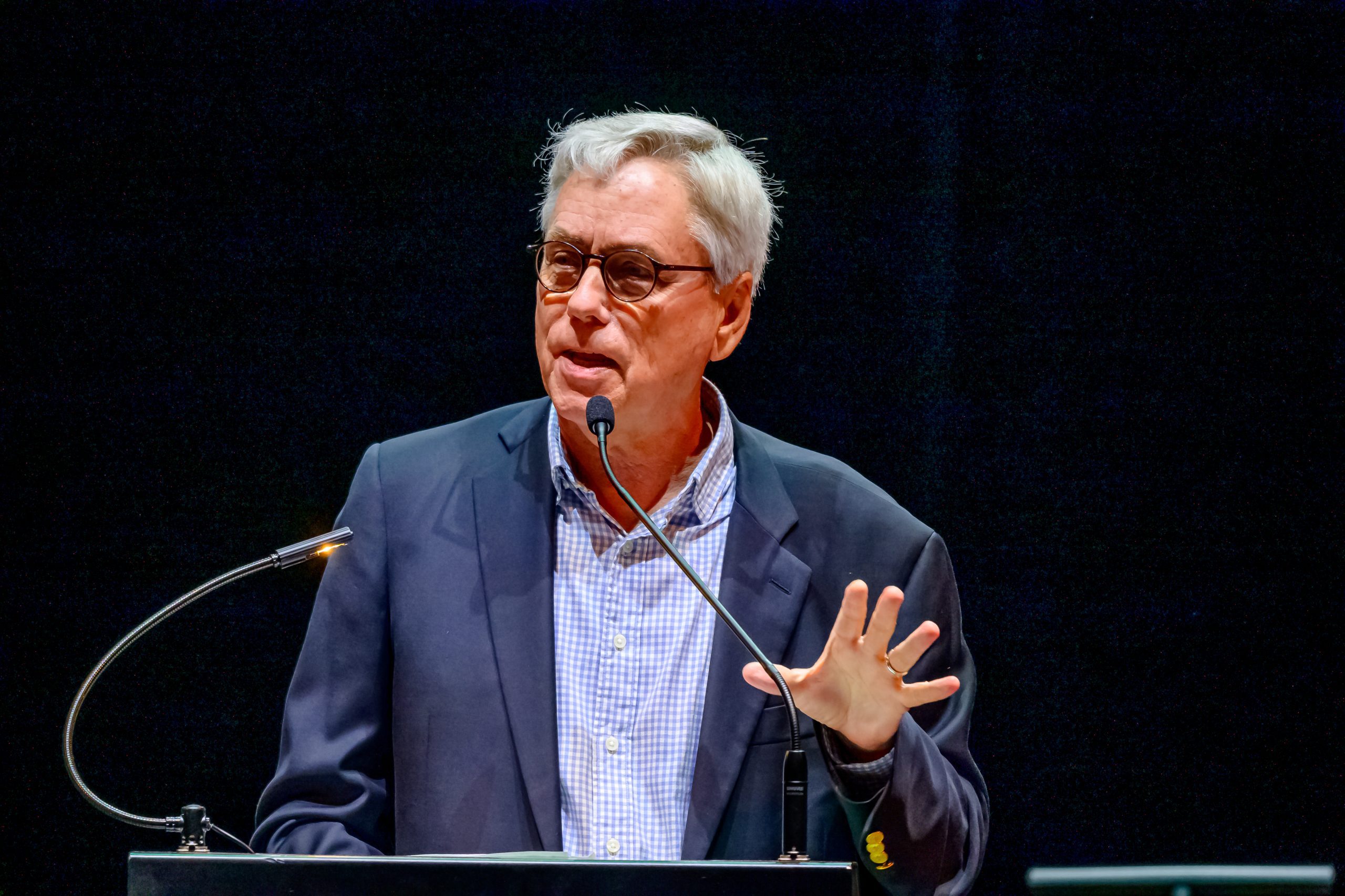 carl hiaasen